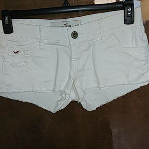 Hollister Low Rise Short White Jean. Used.Sz 0/24